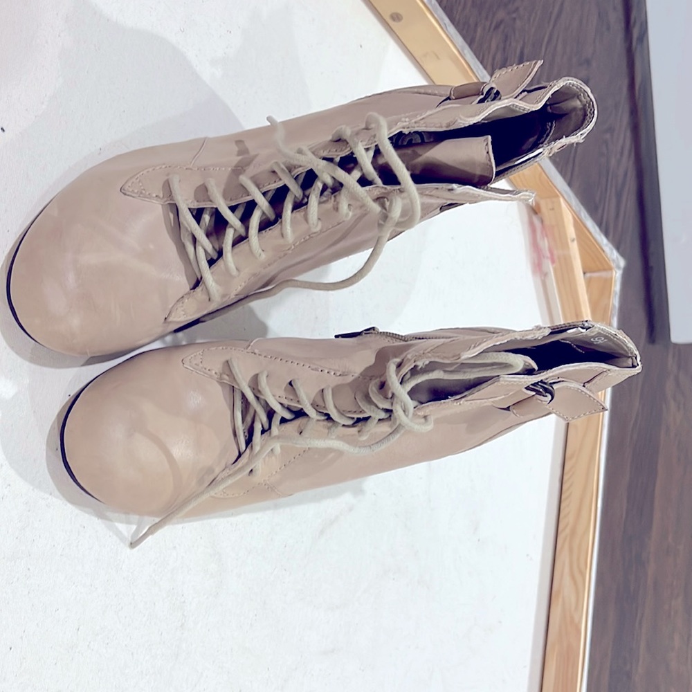 Tan Seychelles Booties Size 9.5